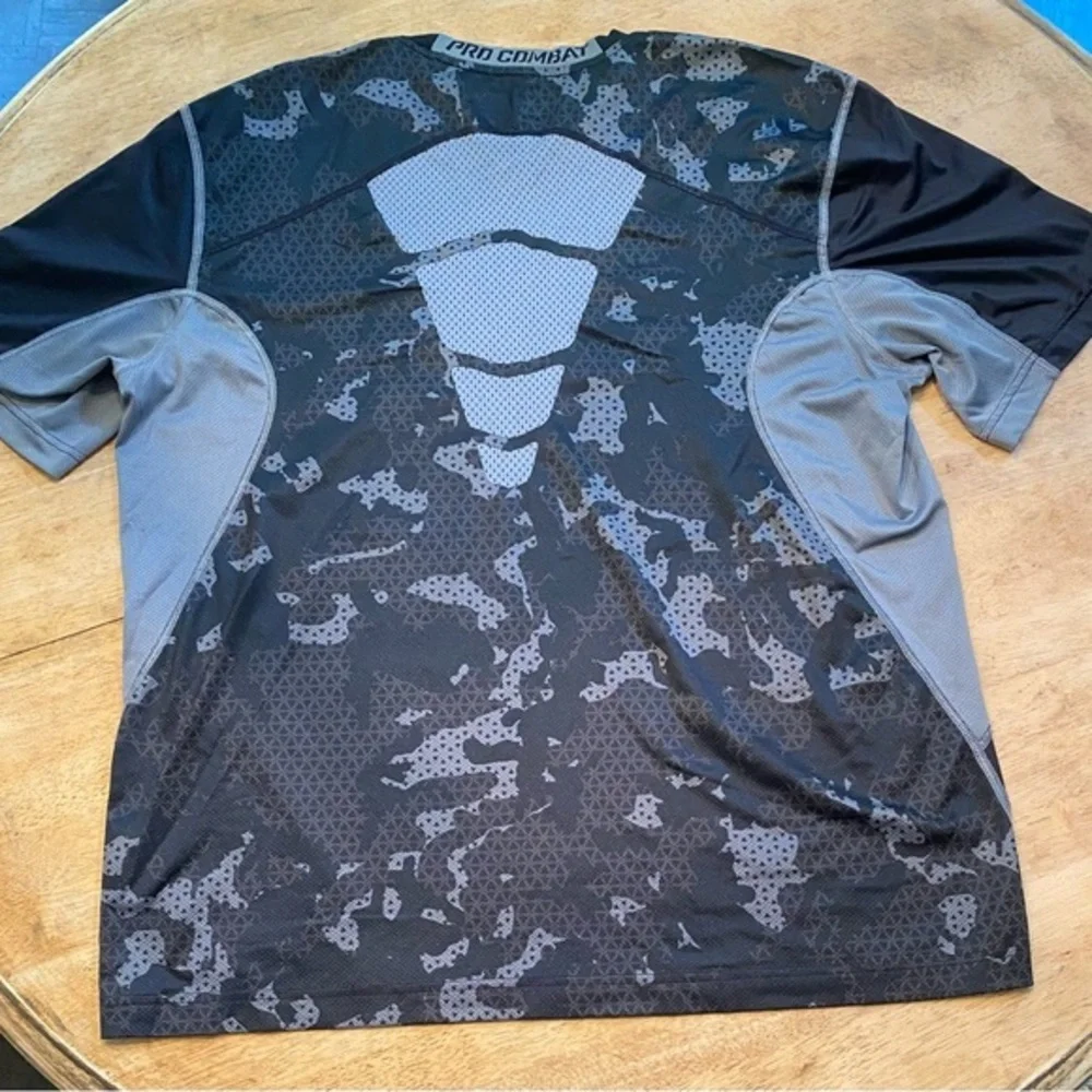 Nike Pro Combat Dri Fit Fitted Boy’s XL Black/Gray Camo‎ Print Athletic Shirt